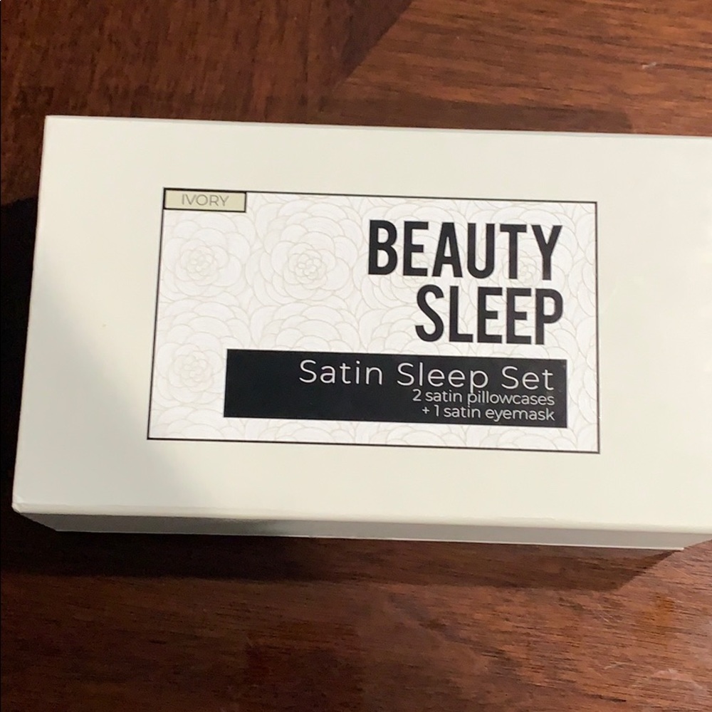 Beauty sleep satin sleep set